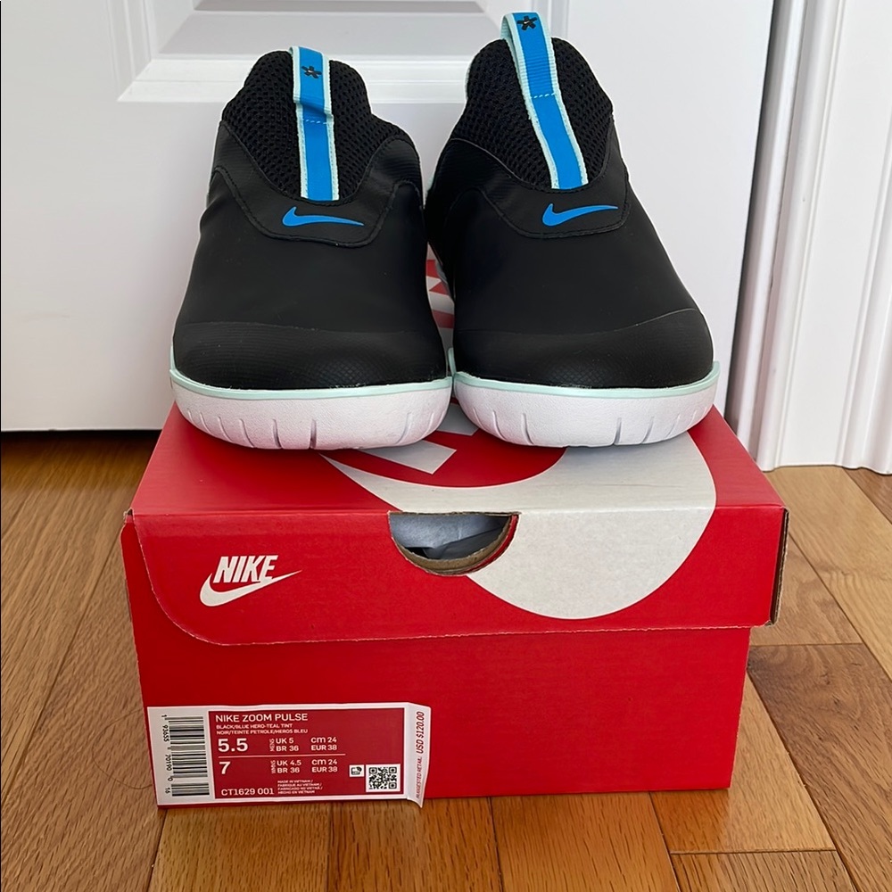 NWT Nike Zoom Pulse Shoes - Black and Blue